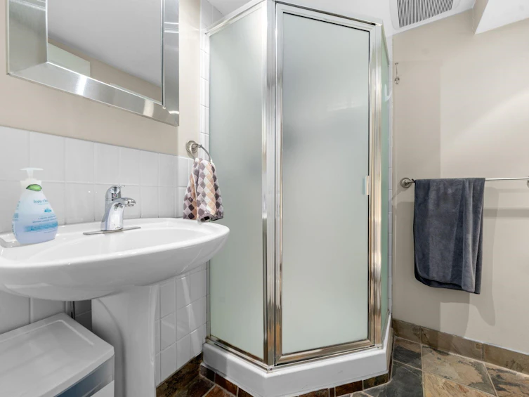 6-230 W 15th Street, North Vancouver, BC, V7M 1S2 - 17