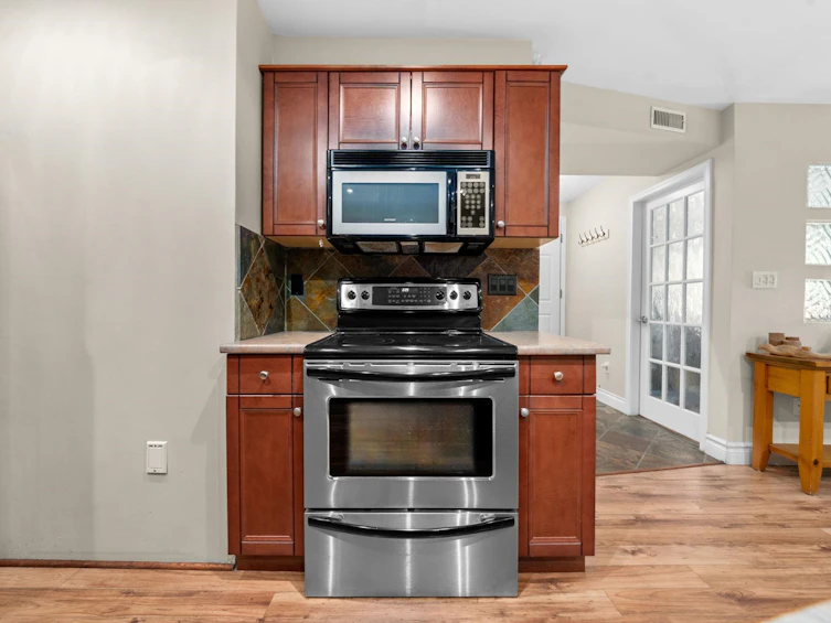 6-230 W 15th Street, North Vancouver, BC, V7M 1S2 - 11