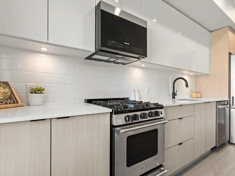 204-2277 Hawthorne Avenue, Port Coquitlam, BC - 8