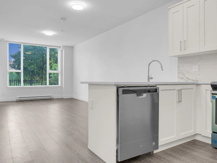 103-9983 E Barnston Drive, Surrey, BC, V4N 6T3 - 5