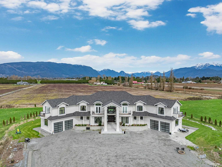 18782 Old Dewdney Trunk Road, Pitt Meadows, BC, V3Y 2R9