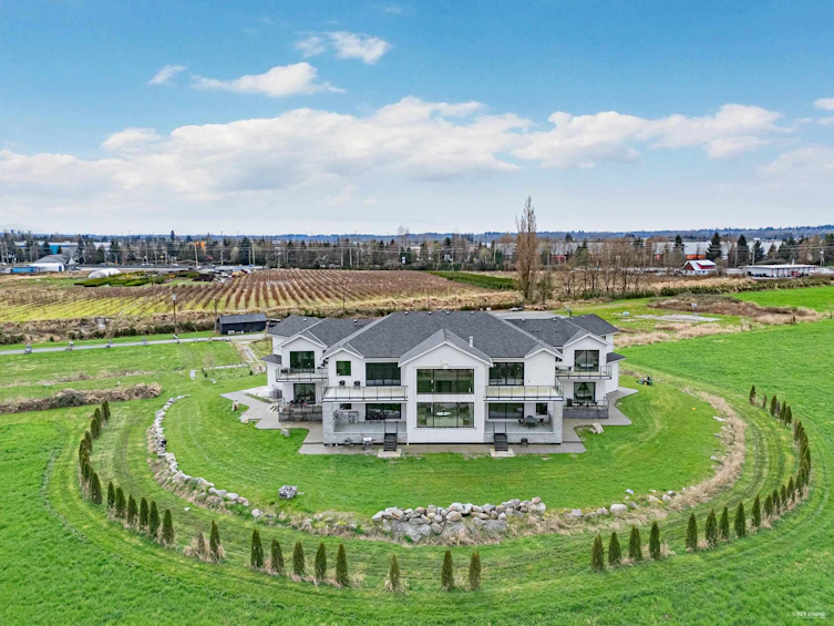 18782 Old Dewdney Trunk Road, Pitt Meadows, BC, V3Y 2R9 - 2