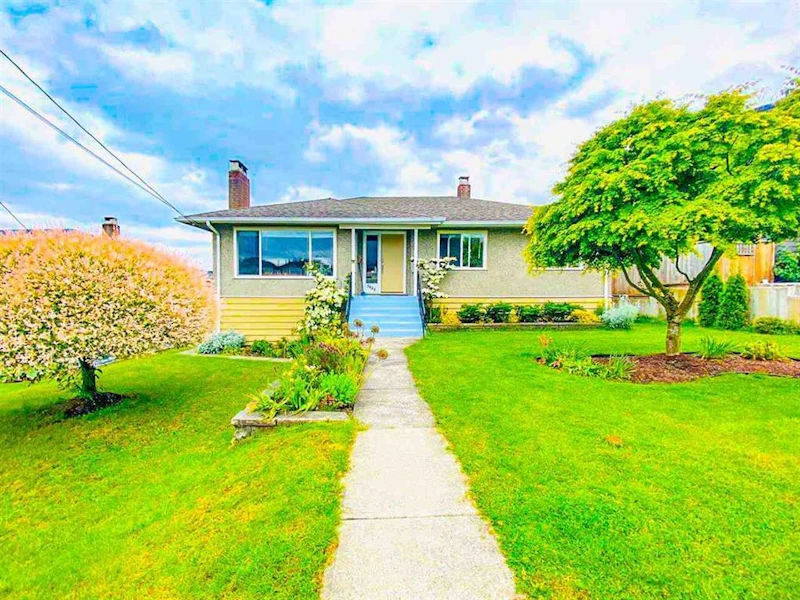 5662 Booth Avenue, Burnaby BC V5H 3A7