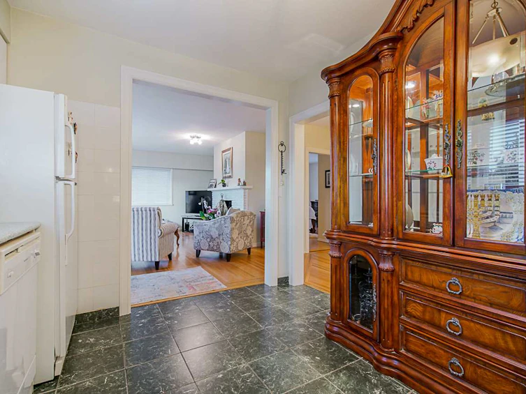 7774 Berkley Street, Burnaby, BC, V5E 2J7 - 12