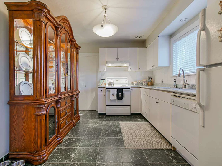 7774 Berkley Street, Burnaby, BC, V5E 2J7 - 10