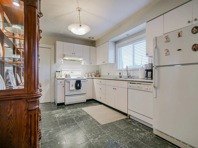 7774 Berkley Street, Burnaby, BC, V5E 2J7 - 11