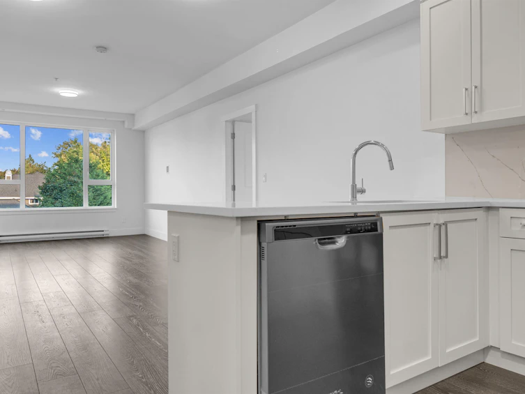 204-9983 E Barnston Drive, Surrey, BC, V4N 6T3 - 6