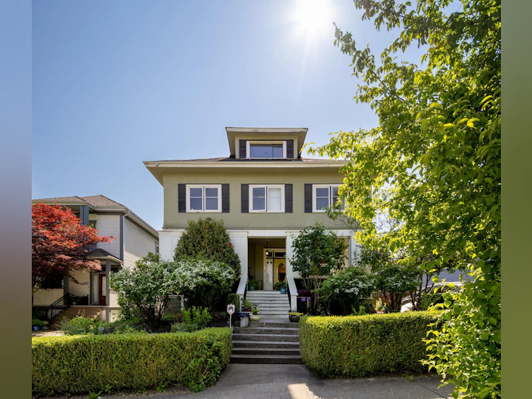 226 Second Street, New Westminster, BC, V3L 2K6
