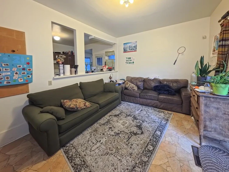 5570 Balaclava Street, Vancouver, BC, V6N 1L1 - 2