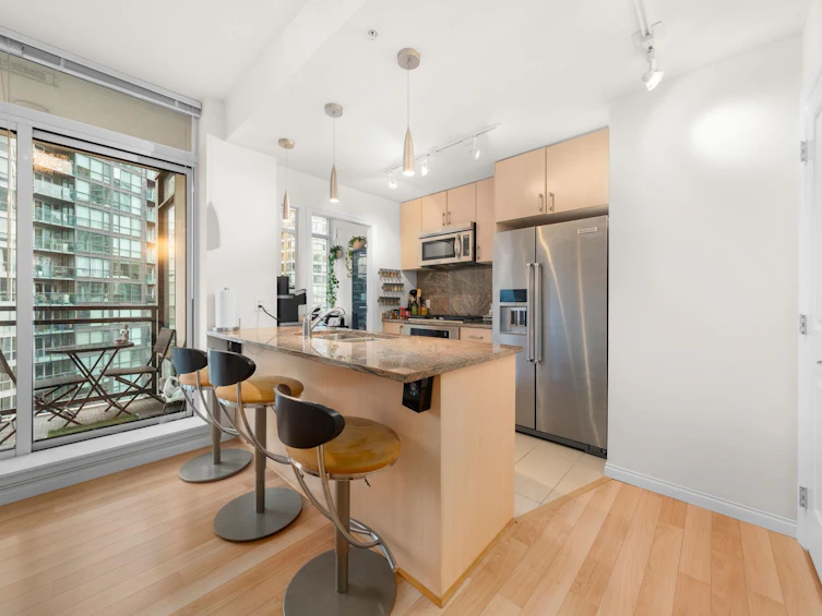 1101-1211 Melville Street, Vancouver, BC, V6E 0A7 - 3