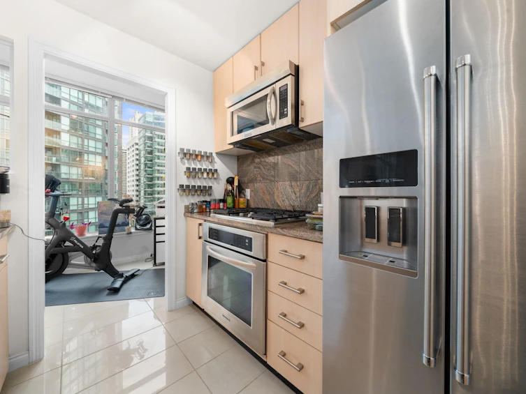 1101-1211 Melville Street, Vancouver, BC, V6E 0A7 - 9