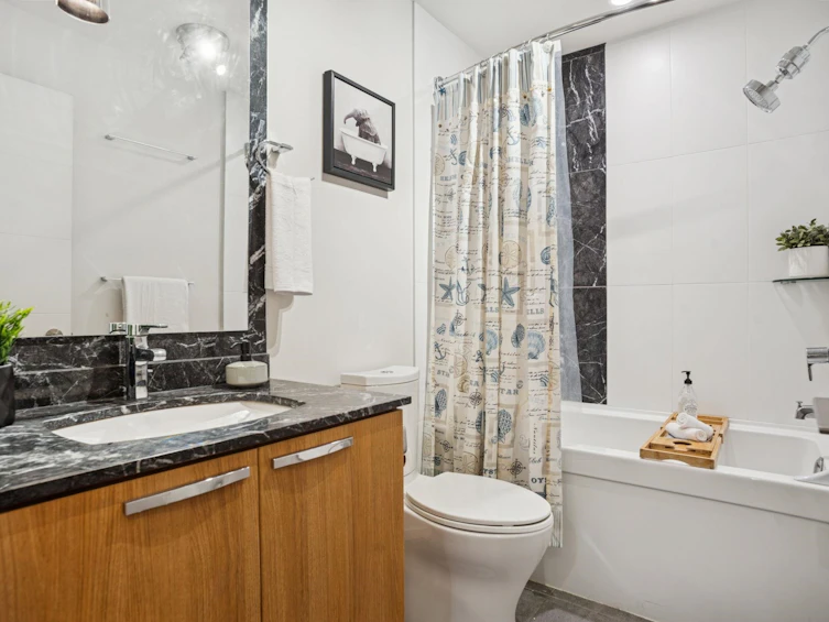 303-733 W 14 Street, North Vancouver, BC, V7M 0C6 - 19