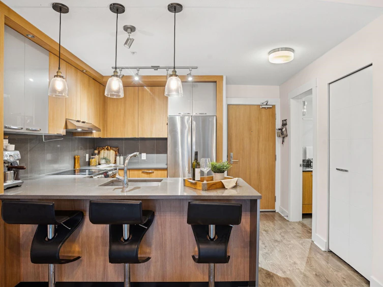 303-733 W 14 Street, North Vancouver, BC, V7M 0C6 - 10