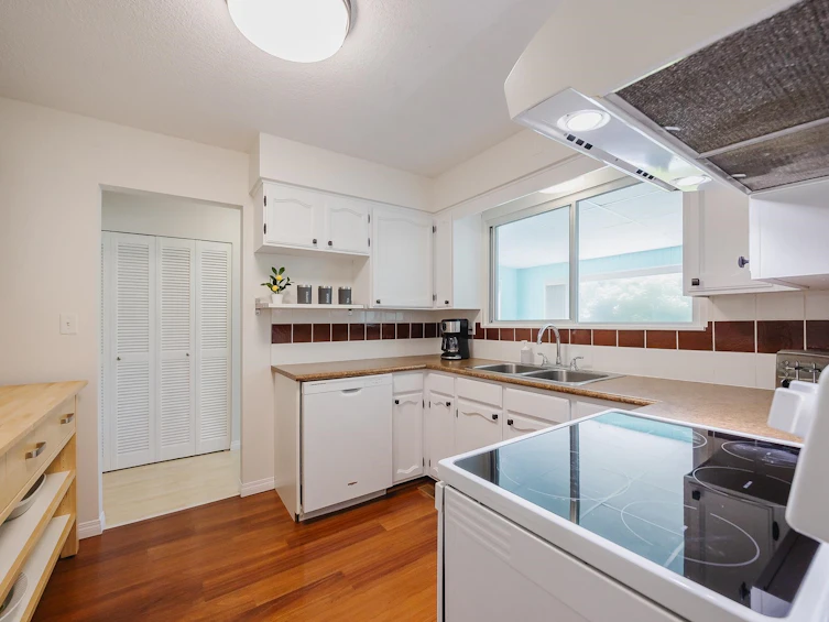 21632 Exeter Avenue, Maple Ridge, BC, V2X 4M8 - 10