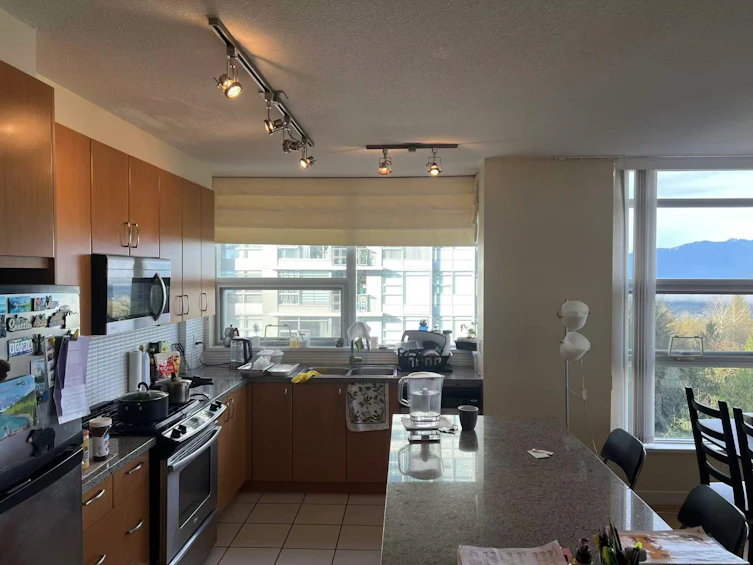 901-9222 University Crescent, Burnaby, BC, V5A 0A6 - 9