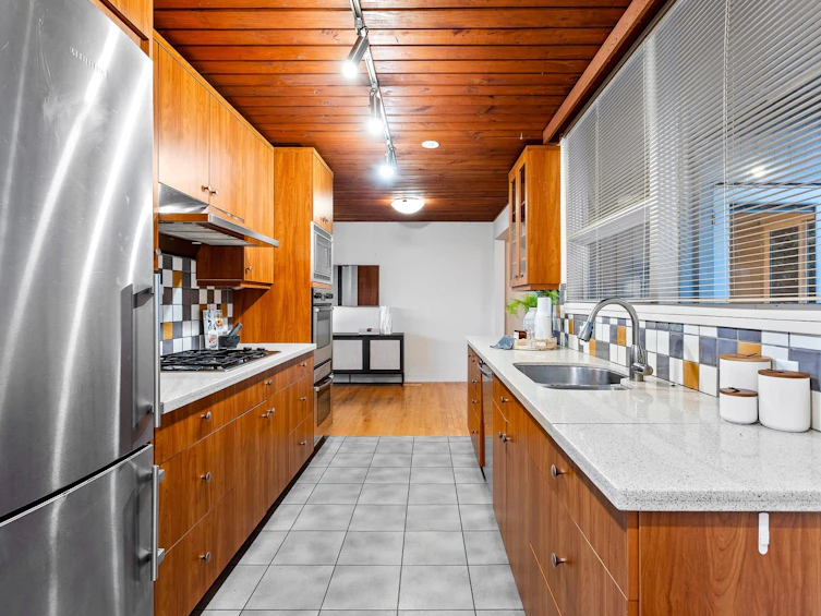 4150 Canterbury Crescent, North Vancouver, BC, V7R 3N5 - 12