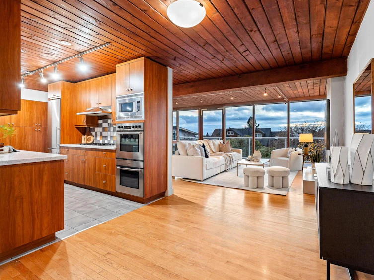 4150 Canterbury Crescent, North Vancouver, BC, V7R 3N5 - 10