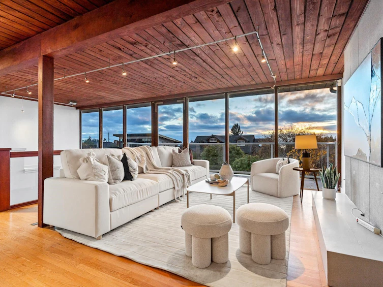 4150 Canterbury Crescent, North Vancouver, BC, V7R 3N5 - 4