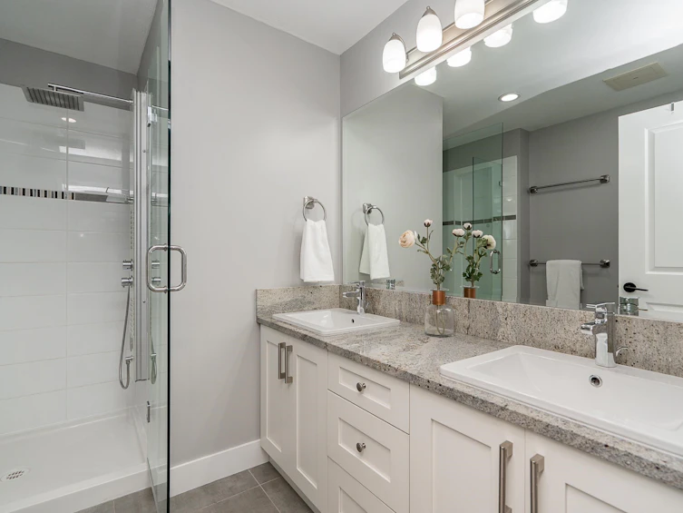 21-1299 Coast Meridian Road, Coquitlam, BC, V3E 0H6 - 19
