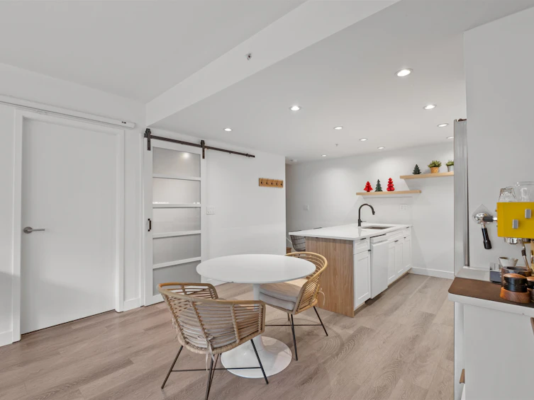 2405 Heather Street, Vancouver, BC, V5Z 0B9 - 6
