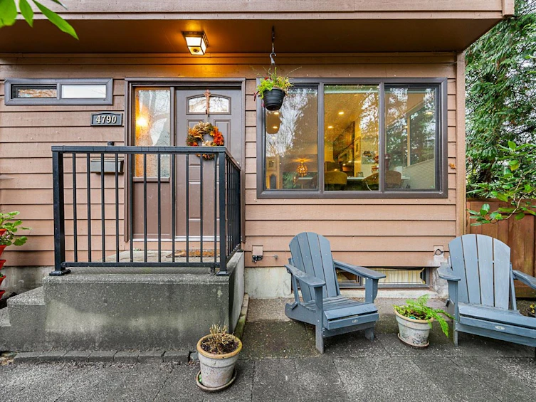 4790 Fernglen Place, Burnaby, BC, V5G 3W1 - 3