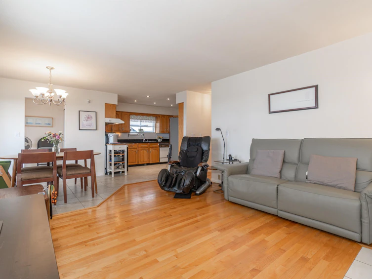 111 Grosvenor Avenue, Burnaby, BC, V5B 3N7 - 11