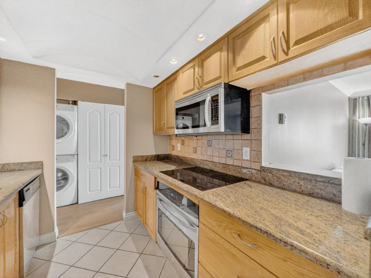 1106-6595 Willingdon Avenue, Burnaby, BC, V5H 4E5 - 5