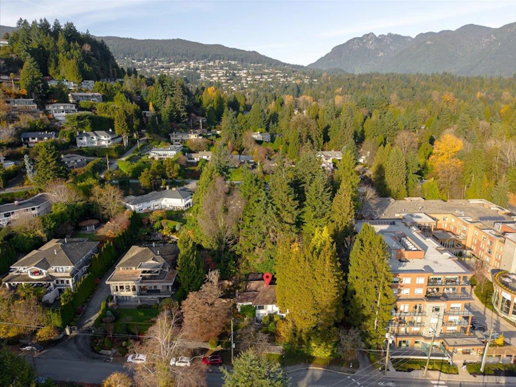 753 Keith Road, West Vancouver, BC, V7T 1M2 - 3