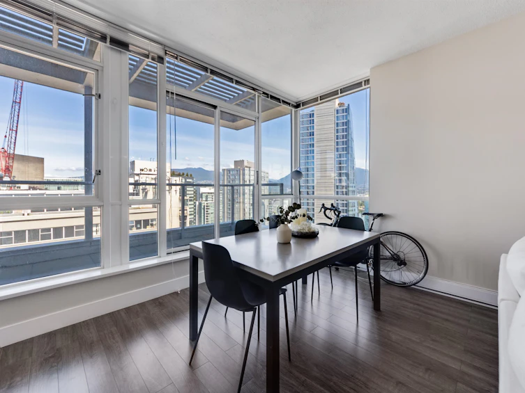 2204-1420 W Georgia Street, Vancouver, BC, V6G 3K4 - 2