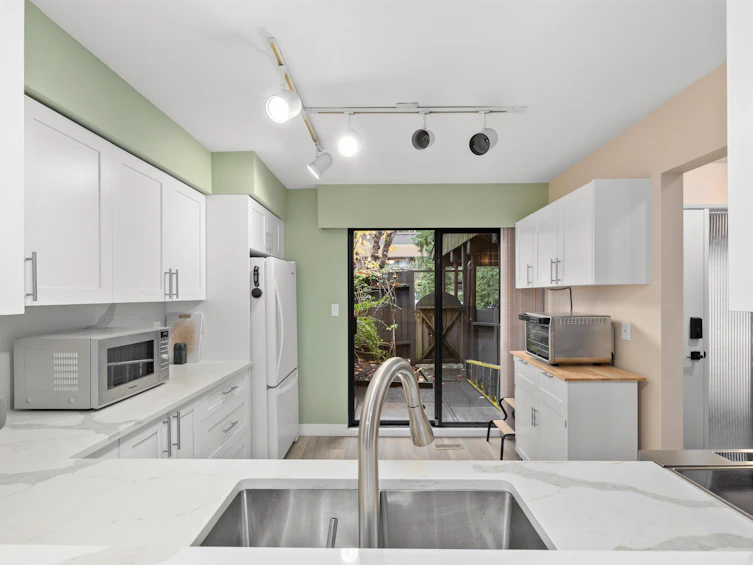 1998 Purcell Way, North Vancouver, BC, V7J 3K3 - 3