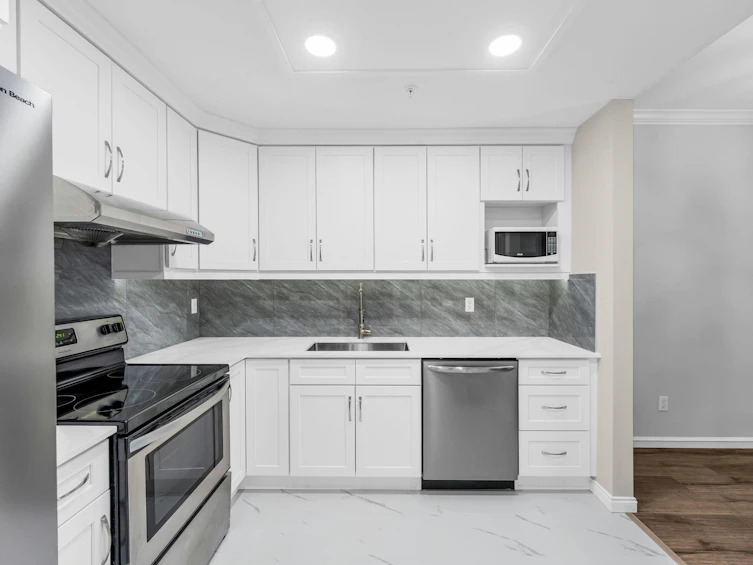 217-7633 St. Albans Road, Richmond, BC, V6Y 3W7 - 8