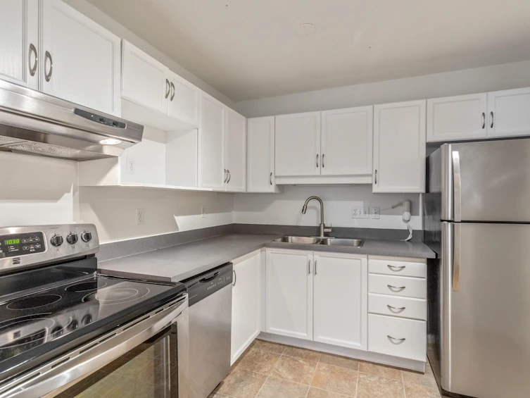 307-2335 Whyte Avenue, Port Coquitlam, BC, V3C 2A3 - 10