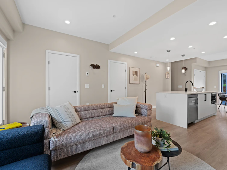 161-565 E 2nd Street, North Vancouver, BC, V7L 1E1 - 4