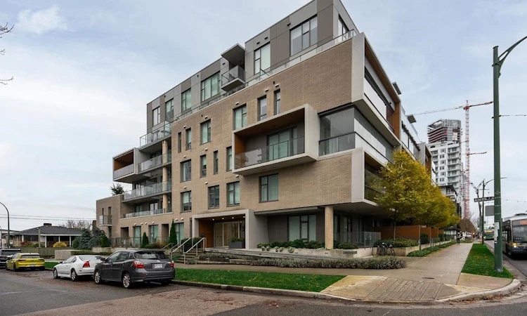 403-5733 Alberta Street