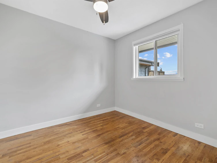 1137 Cloverley Street, North Vancouver, BC, V7L 1N7 - 9