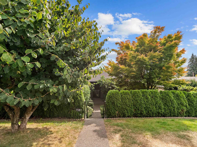 1137 Cloverley Street, North Vancouver, BC, V7L 1N7 - 35