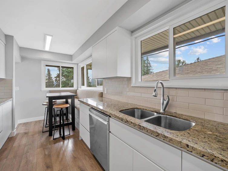 1137 Cloverley Street, North Vancouver, BC, V7L 1N7 - 11