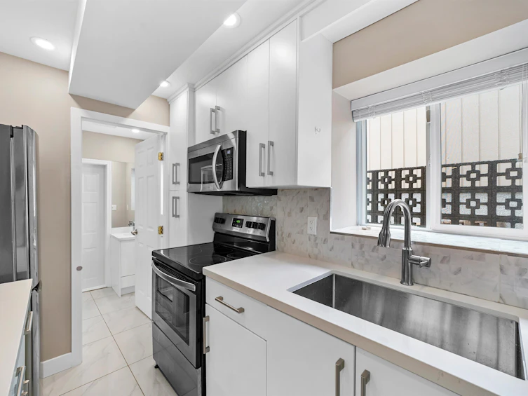 1137 Cloverley Street, North Vancouver, BC, V7L 1N7 - 24