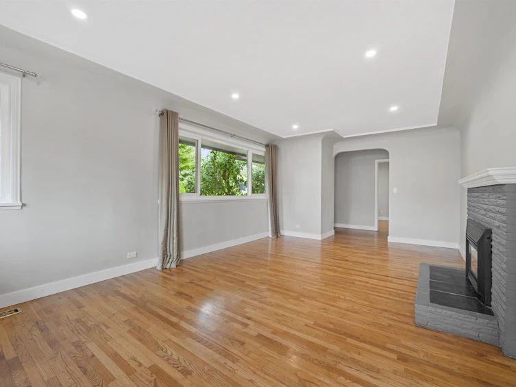 1137 Cloverley Street, North Vancouver, BC, V7L 1N7 - 3