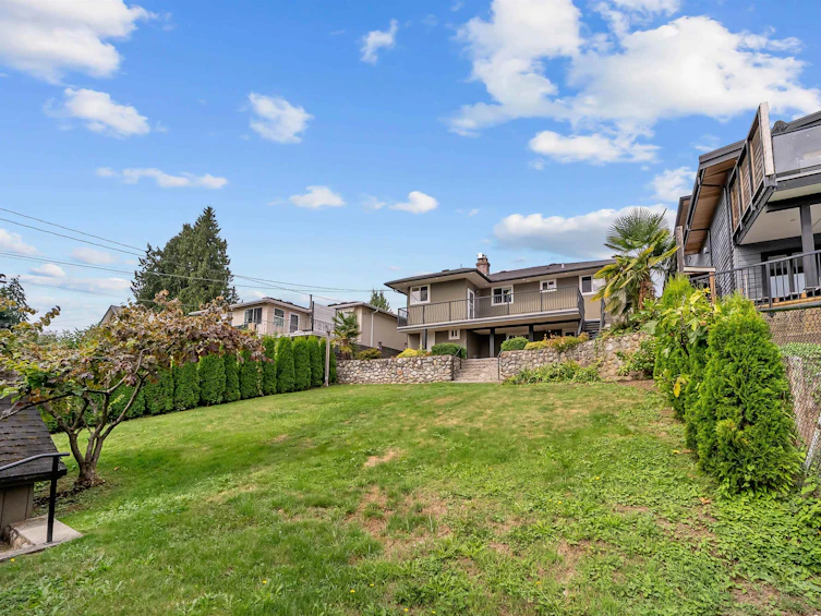 1137 Cloverley Street, North Vancouver, BC, V7L 1N7 - 31