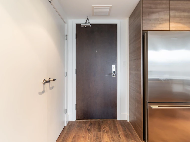 1501-1550 Fern Street, North Vancouver, BC, V7J 1H6 - 5