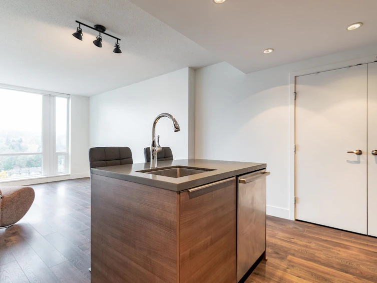 1501-1550 Fern Street, North Vancouver, BC, V7J 1H6 - 8
