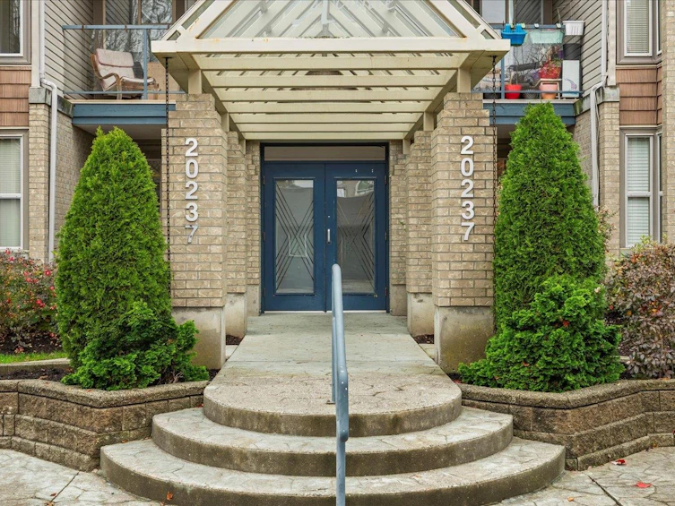 301-20237 54 Avenue, Langley, BC, V3A 3W2 - 3