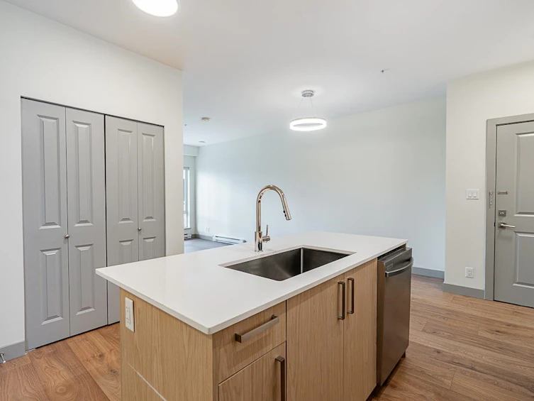 307-6968 Royal Oak Avenue, Burnaby, BC, V5J 4J2 - 2