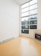 307 418 E Broadway