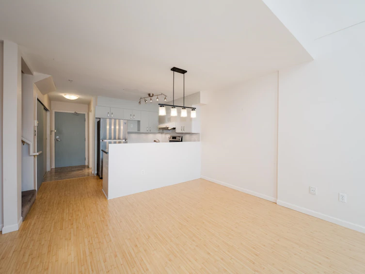 307-418 E Broadway, Vancouver, BC, V5T 1X2 - 8