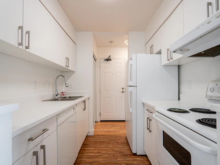 208-1550 Chesterfield Avenue, North Vancouver, BC, V7M 2N6 - 5