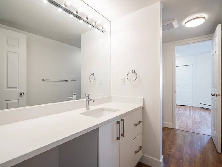 208-1550 Chesterfield Avenue, North Vancouver, BC, V7M 2N6 - 22