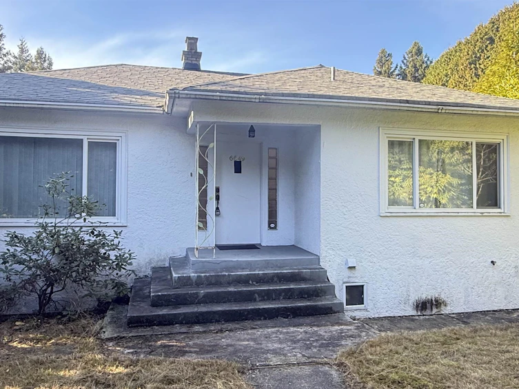 6649 Granville Street, Vancouver, BC, V6P 4X1 - 2