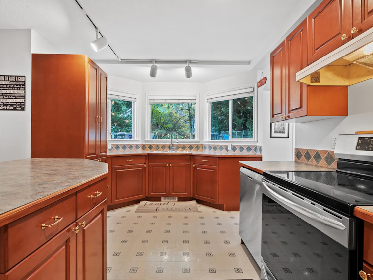 12507 24a Avenue, Surrey, BC, V4A 8H7 - 8